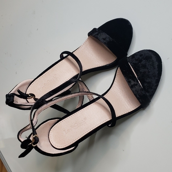 𝅺LOV Mark Open Toe Velvet Criss Cross Strap Heels - Picture 2 of 8